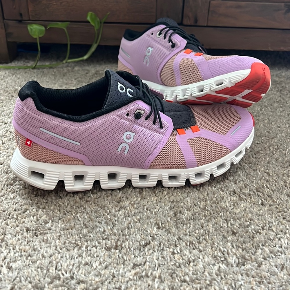 On Cloud 5 Push, worn once!